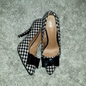 APT.9 Black & White Cute Classic Pumps